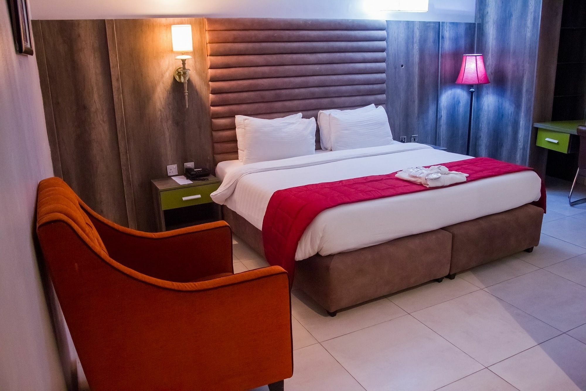 Glee Hotel Aliayabiagba Eksteriør billede