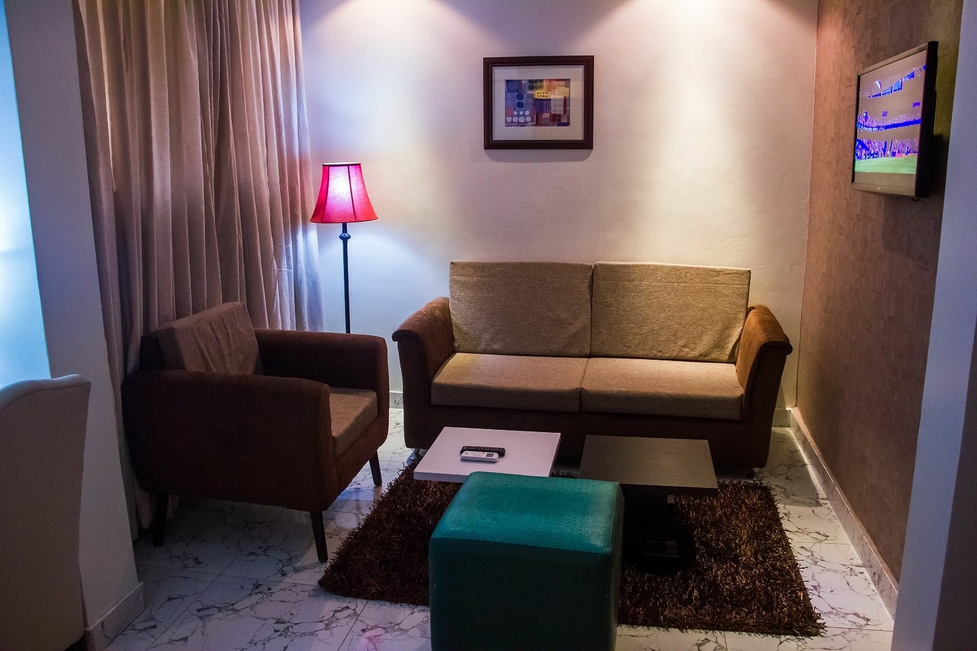 Glee Hotel Aliayabiagba Eksteriør billede